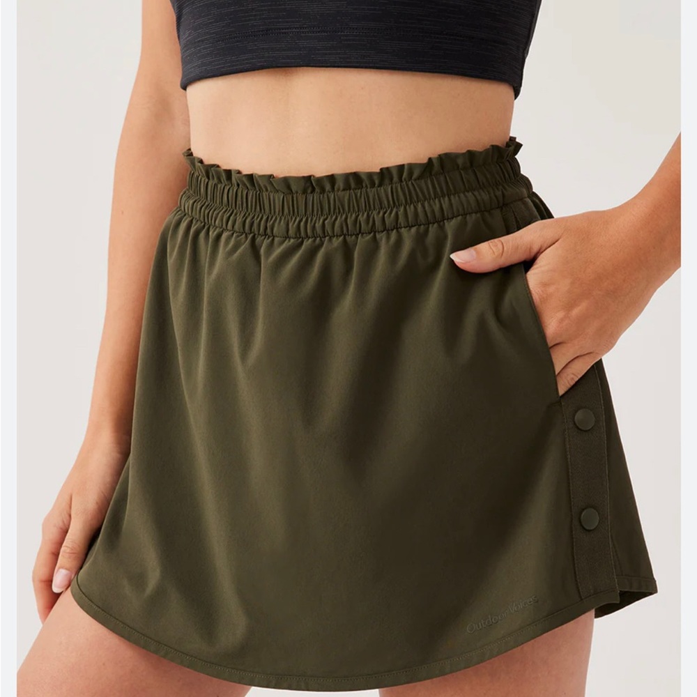 NWOT Outdoor Voices Relay 3” Skort with Snaps size L